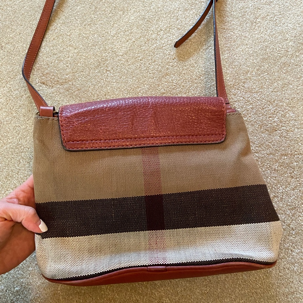 Authentic Burberry crossbody - Picture 3 of 12